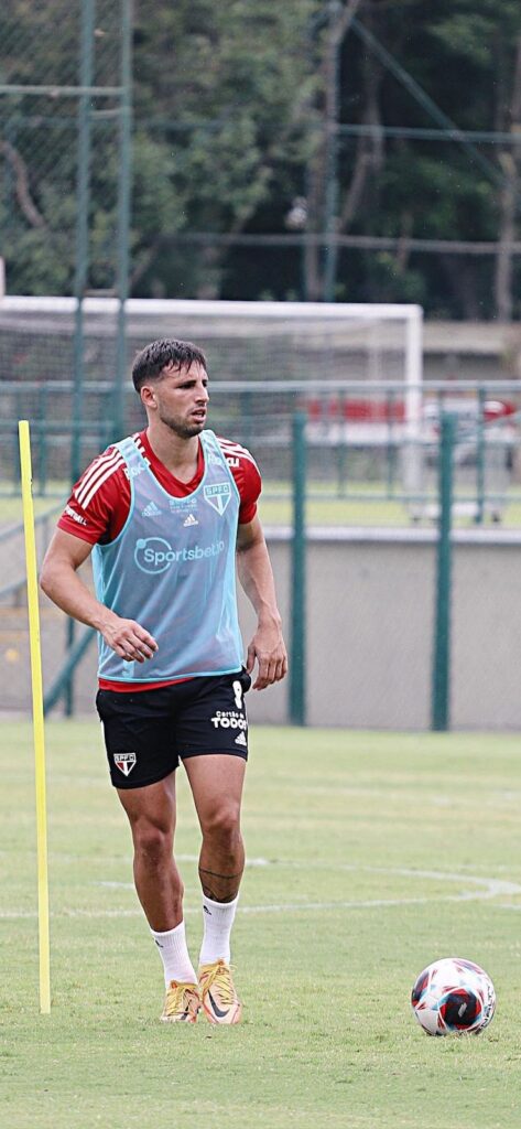 S O Paulo Encerra Prepara O Para O Cl Ssico E Ter Novidades No Time