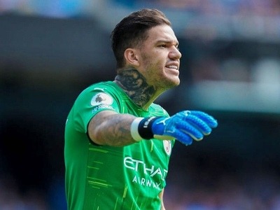 Goleiro do Manchester City, Ederson revela admiração pelo estilo