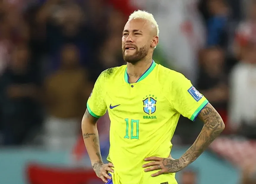 Figurinha rara de Neymar que chegou a valer R$ 9 mil é vendida 'quase de  graça' após o fim da Copa, Santos e Região