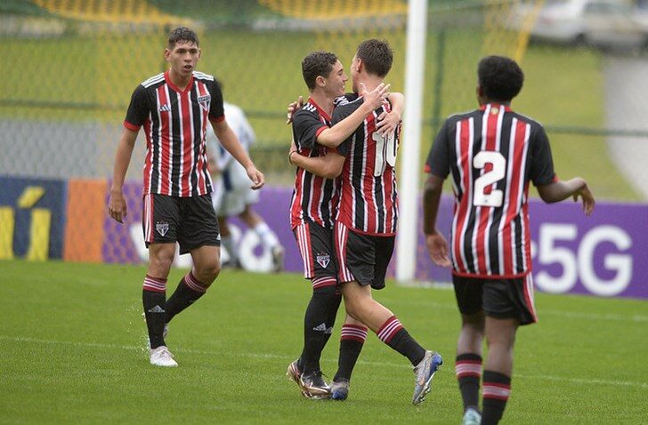 São Paulo Não Brinca Em Serviço E Vence O Flamengo Na Copa Portal Do São Paulino