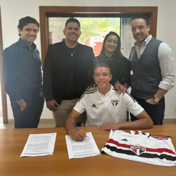 São Paulo assina com Thierry Henry e cobra R$ 320 milhões pra vender 1 Henry Sao Paulo 1