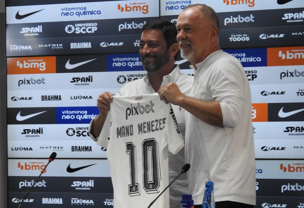 Novo técnico é apresentado pelo Corinthians e estreia com o São Paulo 1 Mano Menezes apresentacao