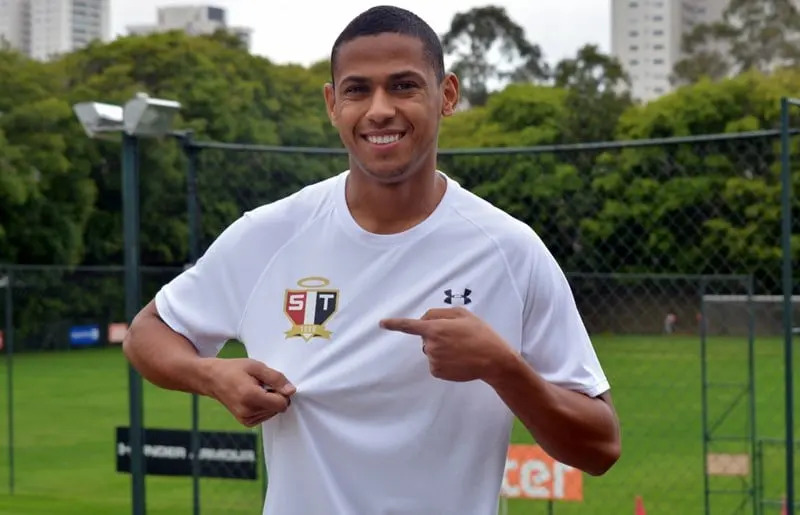 Alves foi pedido de Dorival e acertou com o São Paulo para ajudar na defesa 1 Bruno Alves Sao Paulo