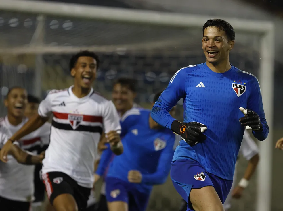 São Paulo pode ter encontrado novo Rogério Ceni e informação chegando voando em Rafael 1 Joao Pedro Sub 17 Sao Paulo