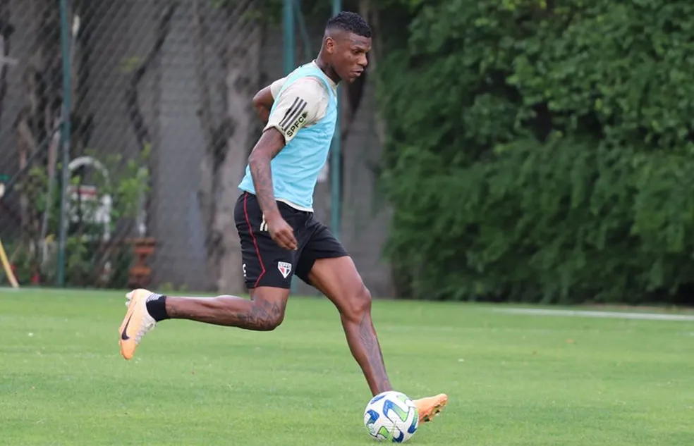 Grande reforço! Jogador de seleção é confirmado nos titulares do São Paulo 1 Arboleda treino