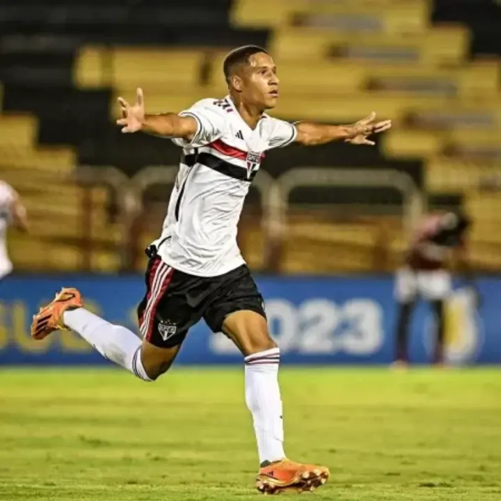 Quem é a joia do São Paulo na mira do Bayern de Munique? 1 Henrique Carmo Sao Paulo 1