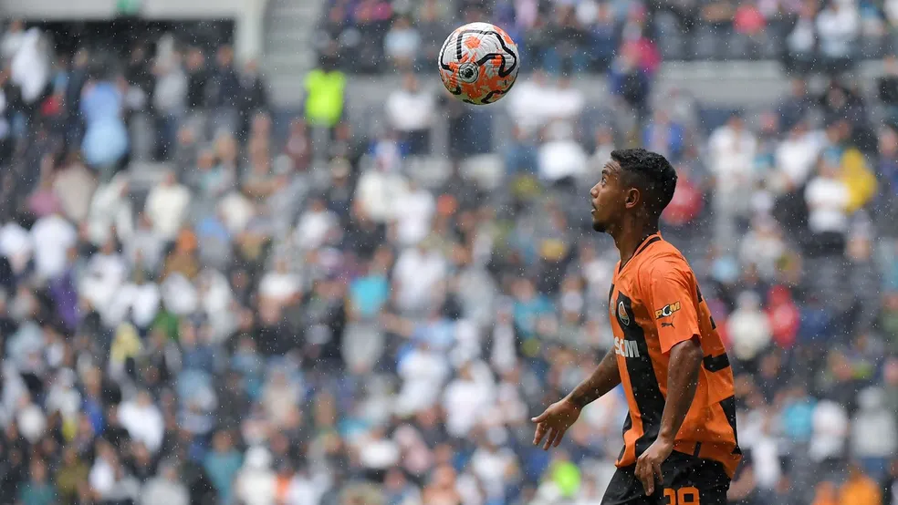 Ex-São Paulo vai bem e Shakhtar arrebenta com o Barcelona 1 Newerton