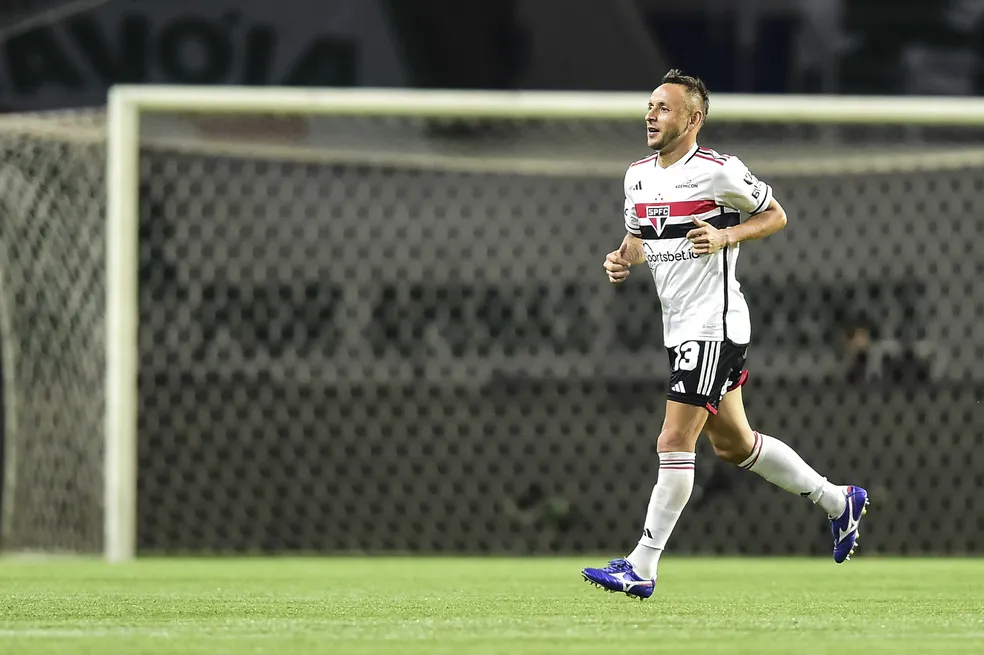 São Paulo age rápido e evita "saída" para Dorival Júnior 1 Rafinha